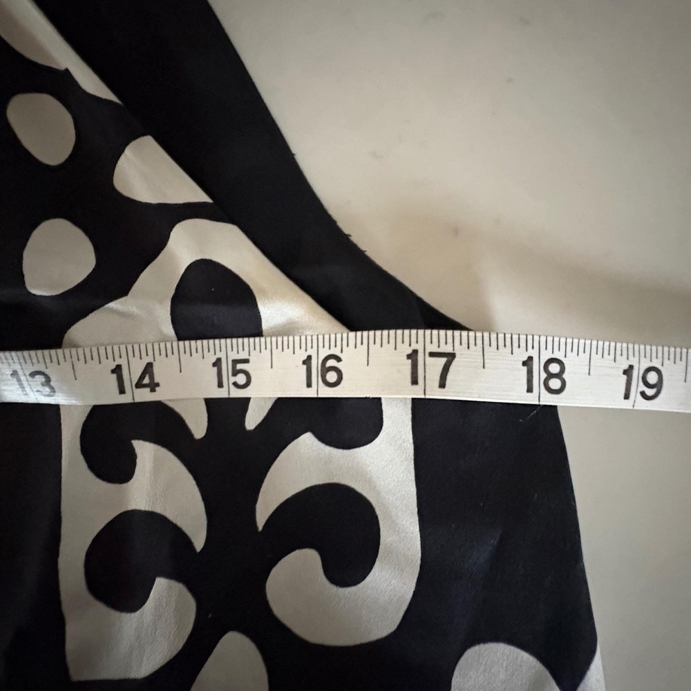 INC Intl Concepts 100% Silk Dress SIZE 6 Black White Geo Print‎ Halter Neck Y2K - Picture 8 of 9